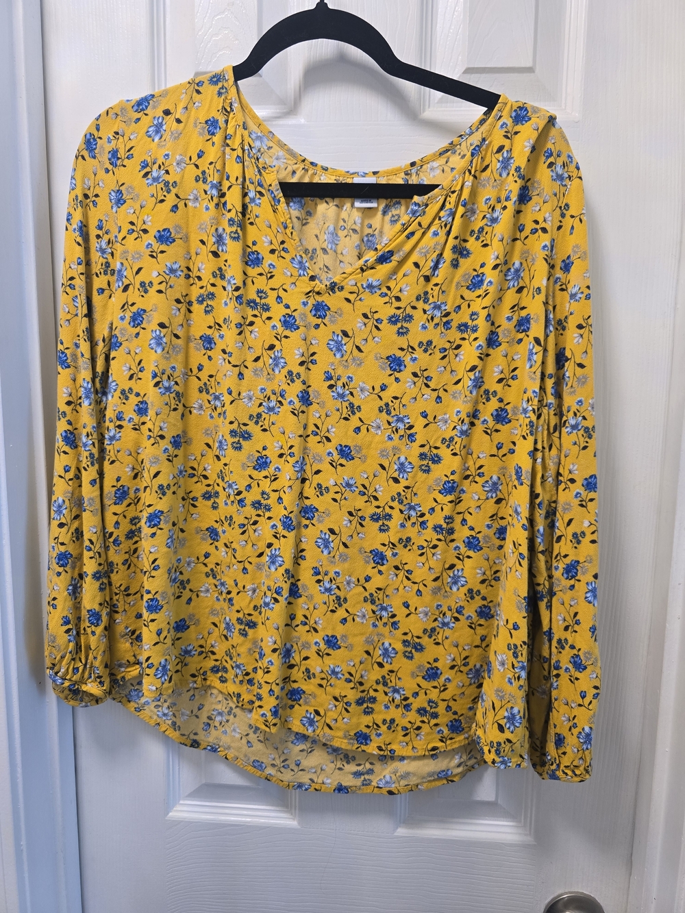 Old Navy Yellow Long-Sleeve Floral Scoop Neck Top